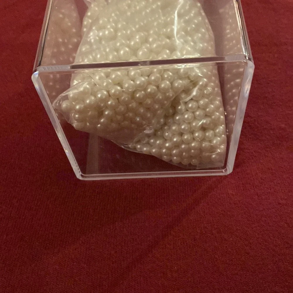 Brand New Makeup Brush Holder with white pearls
